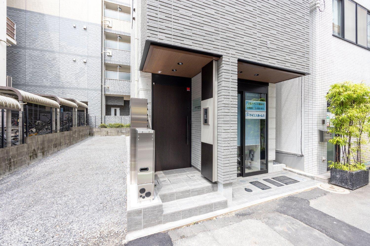Skye Yusima Apartment *